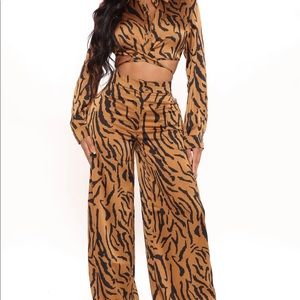 Fashion Nova Set brand new XS